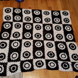 Black and White Sunburst Crochet blanket